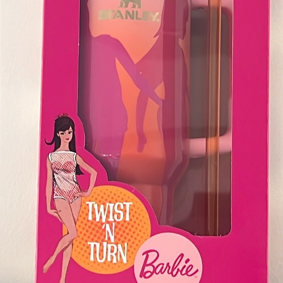 NEW Stanley BARBIE '60S TWIST 'N TURN
40 OZ QUENCHER - Picture 8 of 16